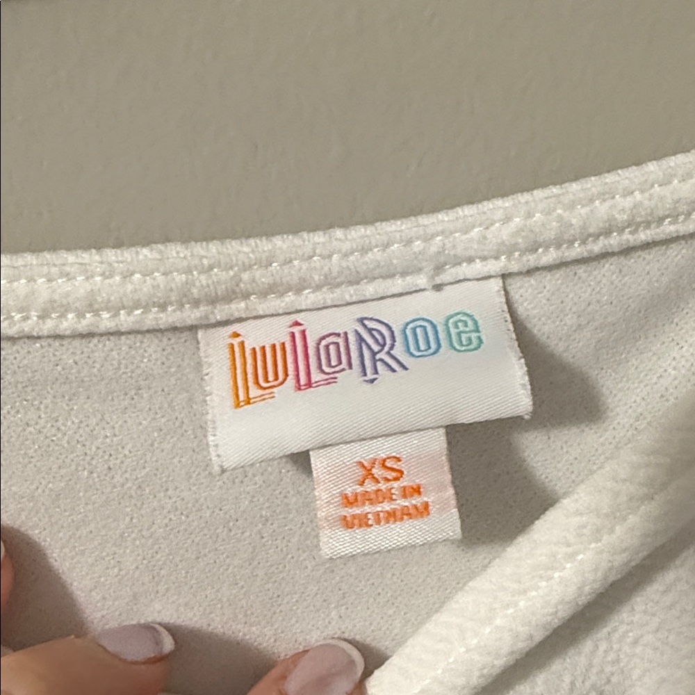 LuLaRoe Classic White Short Sleeve Top - Picture 2 of 4